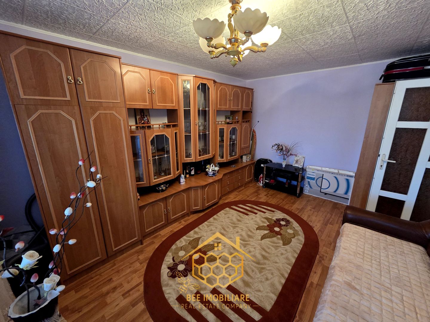 Apartament cu 3 camere in zona centrala - Filiasi - Poză 5