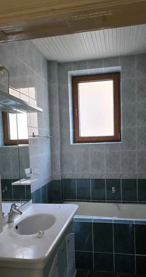 De vanzare Ap. 3 camere,pod, subsol in Vila, Hala Traian, sect. 3 - Poză 5