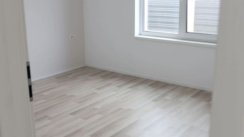 Casă / Vilă cu 4 camere de vânzare în Berceni - Poză 5