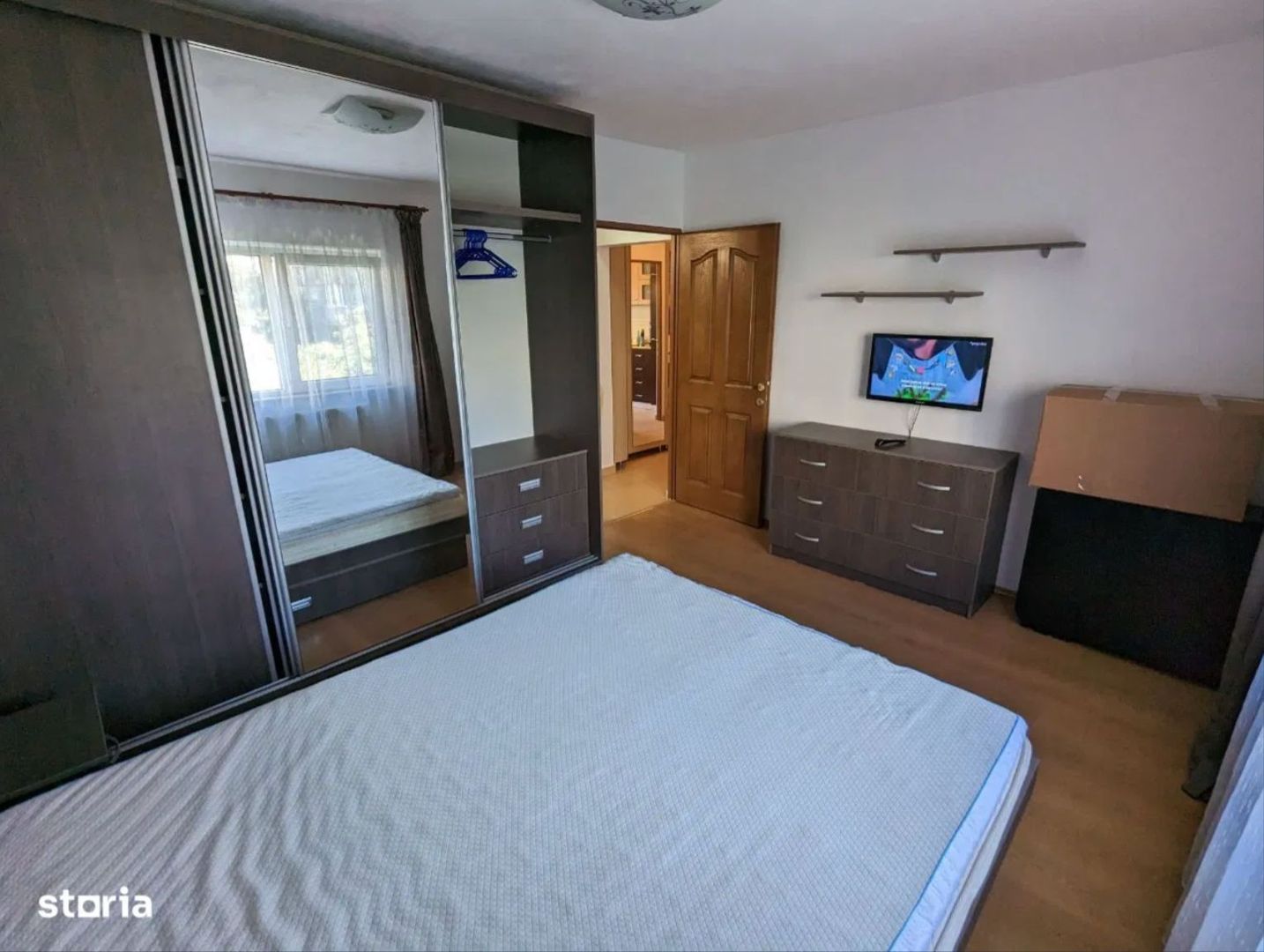 AP. 2 CAMERE RAHOVA,BUCATARIE INCHISA , LOC PARCARE,MOBILAT MODERN - Poză 3