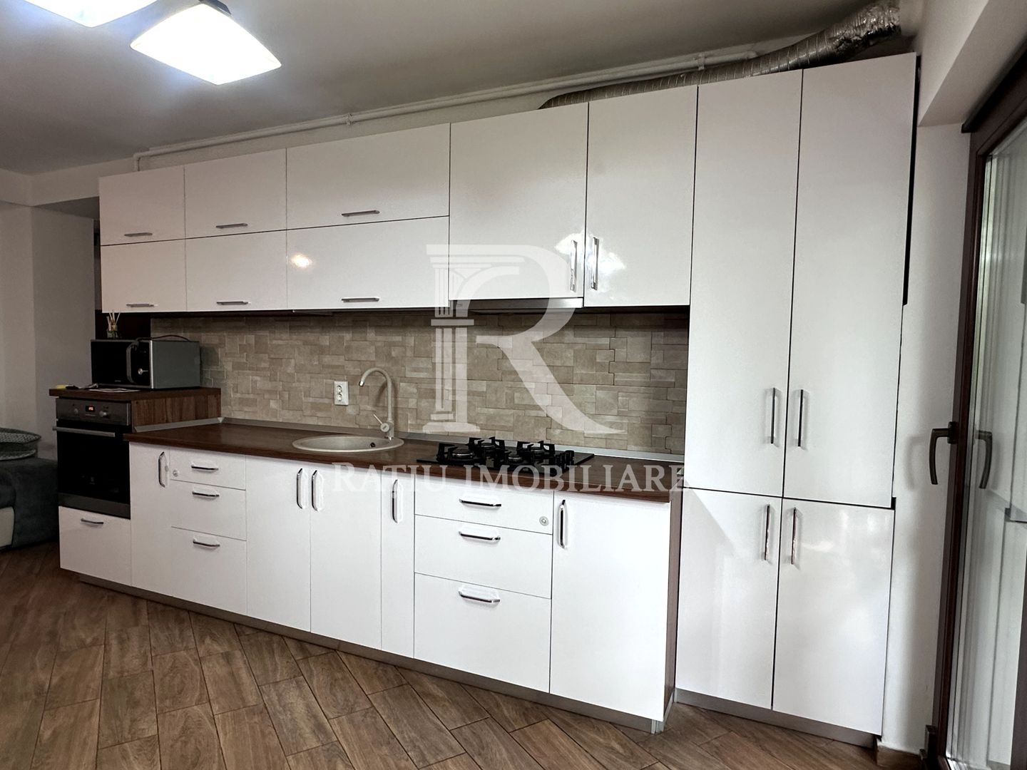 Apartament cu 3 camere | Ultracentral | Oradea - Poză 3