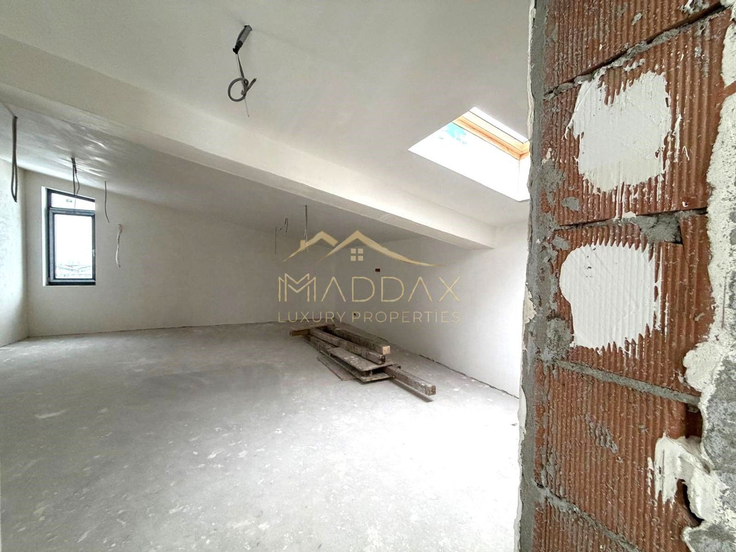 Vila cu 6 camere // 190mp // teren 300mp // Tunari - Poză 7