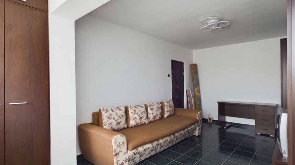 Apartament cu 3 camere în Vlaicu de închiriat - Poză 12