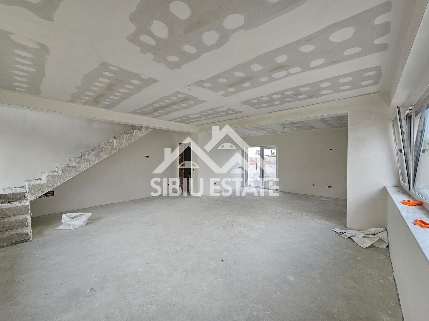 Casa Selimbar, Sibiu 3 dormitoare, 3 bai, terasa - Poză 5