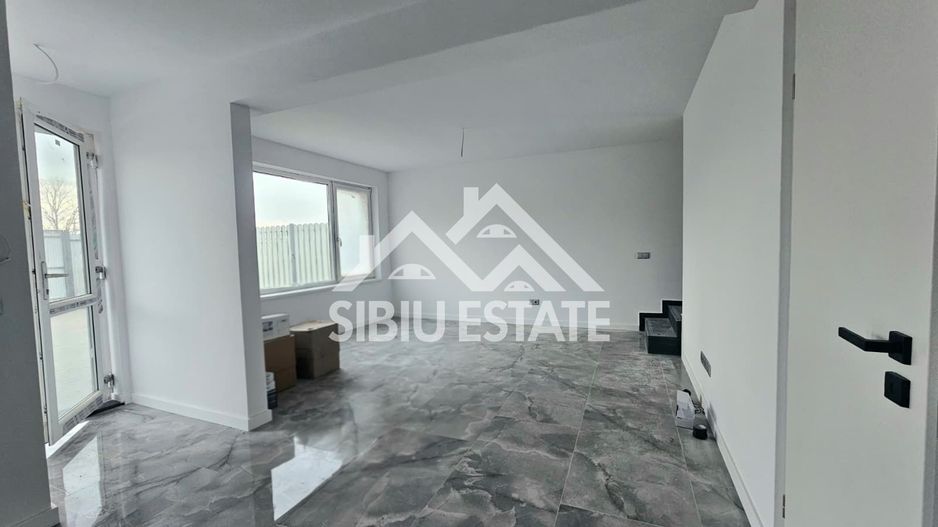 Casa 4 camere, 2 bai Sibiu Vest mutare imediata - Poză 1