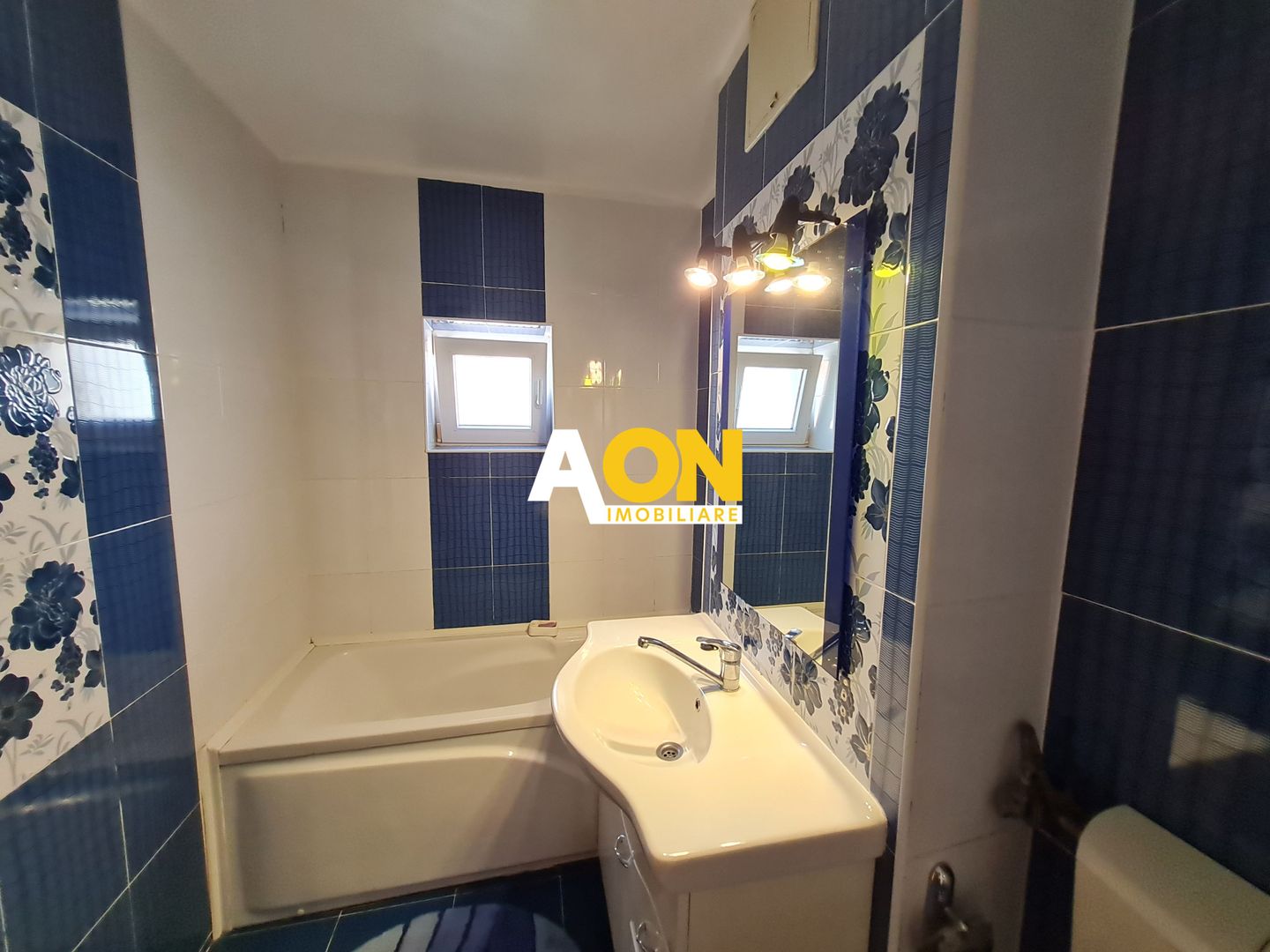 Apartament 3 Camere, Etaj 1, Decomandat, 63 mp, Zona Cetate - Poză 9