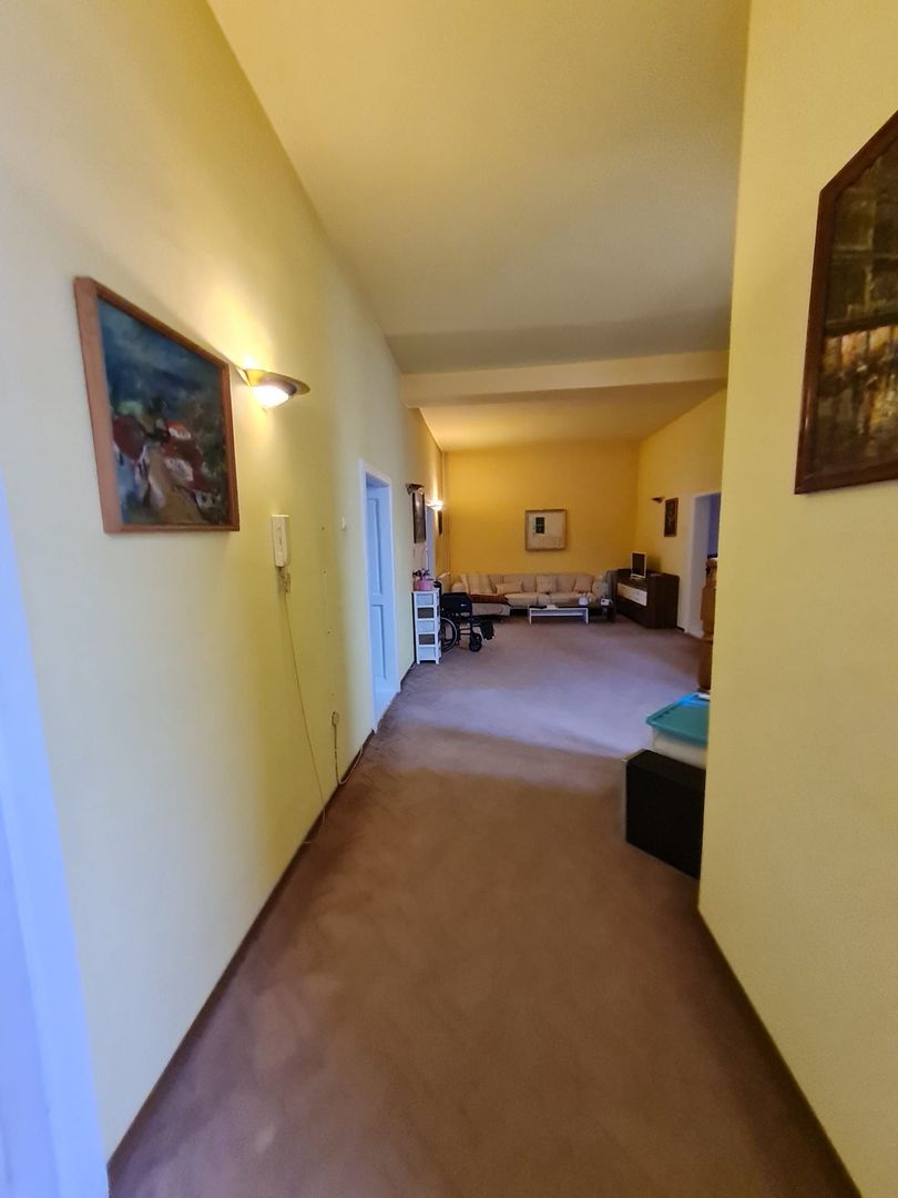 Vila generoasa,destinatii multiple - Poză 36