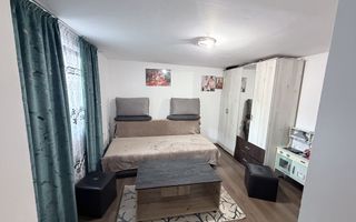 Casă de vânzare în Strunga, județul Iași - 2 camere, teren 1756 mp - Poză 1