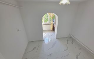 Trei camere doua bai 1Mai etaj 1 -centrala termica -75mp - Poză 4