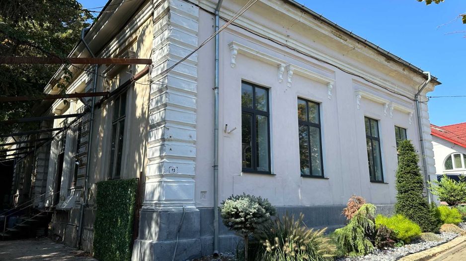 Persoana fizica !! vand casa Centru  !! 1160 Mp !! rate !! - Poză 5