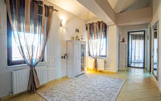 Casa De Vanzare in Palazu Mare - Teren de 455 mp cu Piscina si Garaj - Poză 26