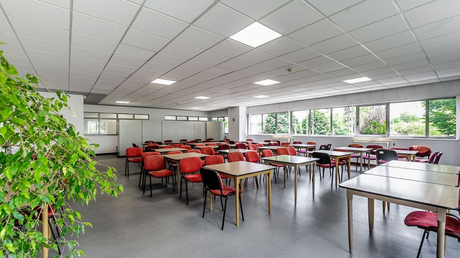 Hală de producție și depozitare cu birouri în Arad - Poză 7