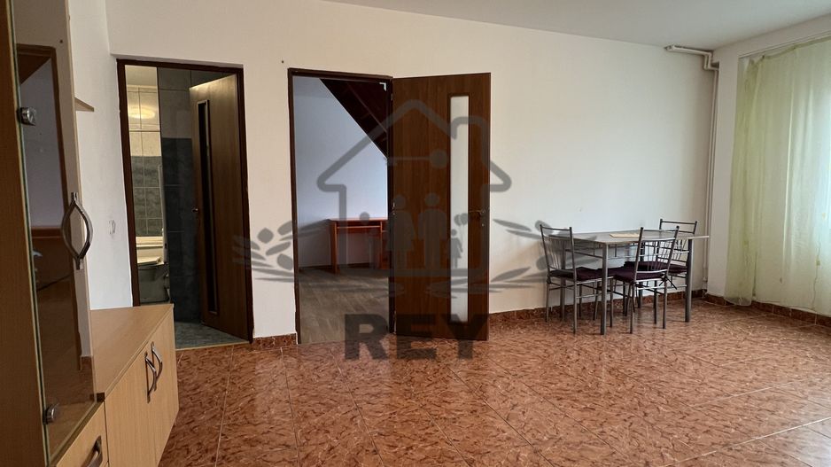 Apartament 3 camere nedecomandat ,bucătărie separată, Stefan cel Mare - Poză 3