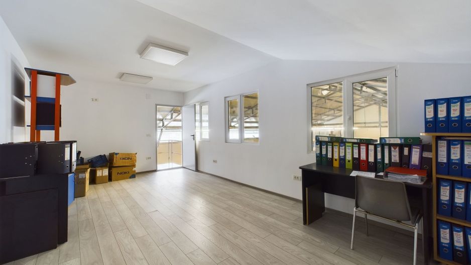 Hală de producție cu spații de birouri - Poză 6