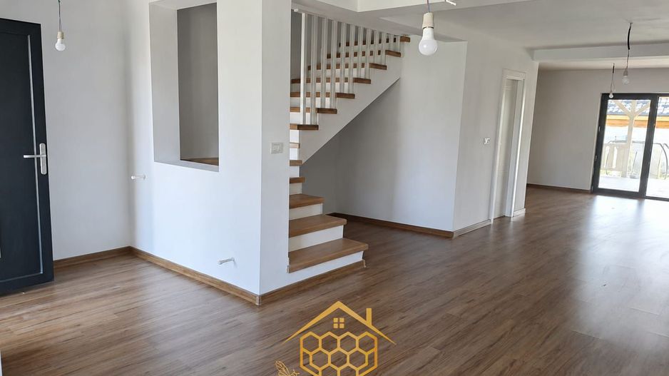 Casa P+1 + Pod in coltisorul tau de natura - Leamna de Jos - Poză 4