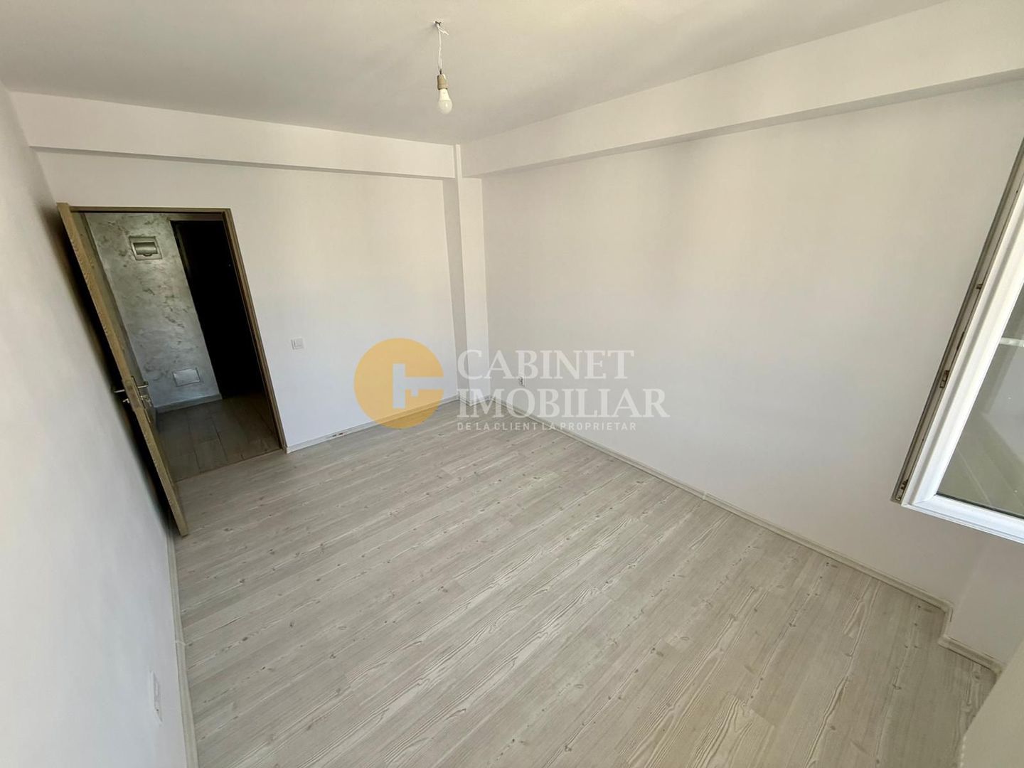 3 CAMERE DECOMANDAT--2 BAI--ROND MALL MOLDOVA - Poză 4