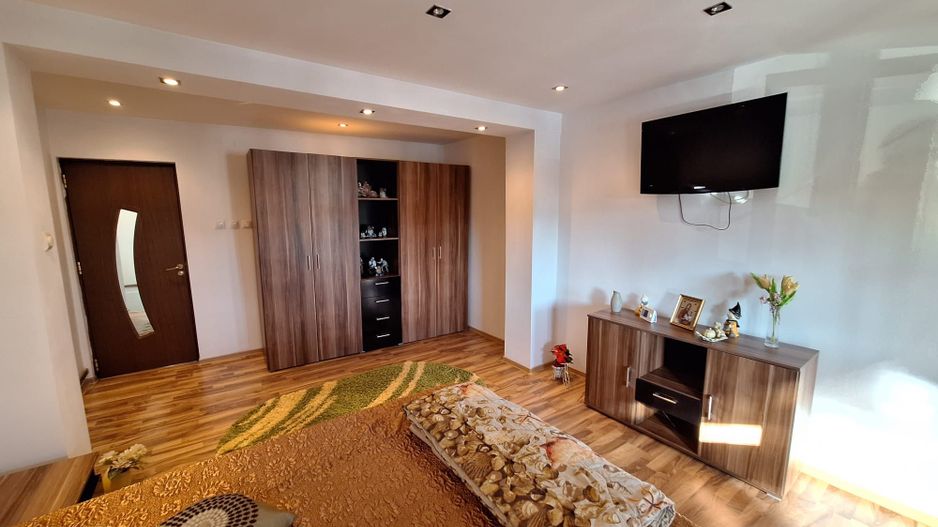 Inchiriere apartament la casa, Centru Bascov - Poză 3