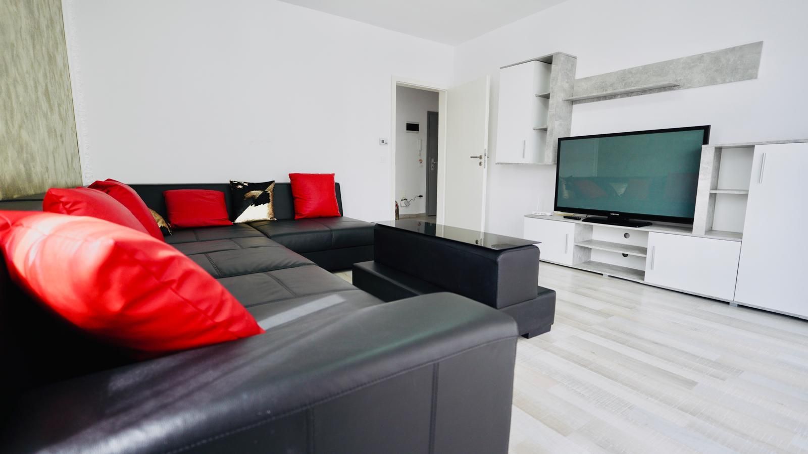 Apartament 2,5 camere de Vânzare - Avantgarden 3 Bartolomeu - Poză 3