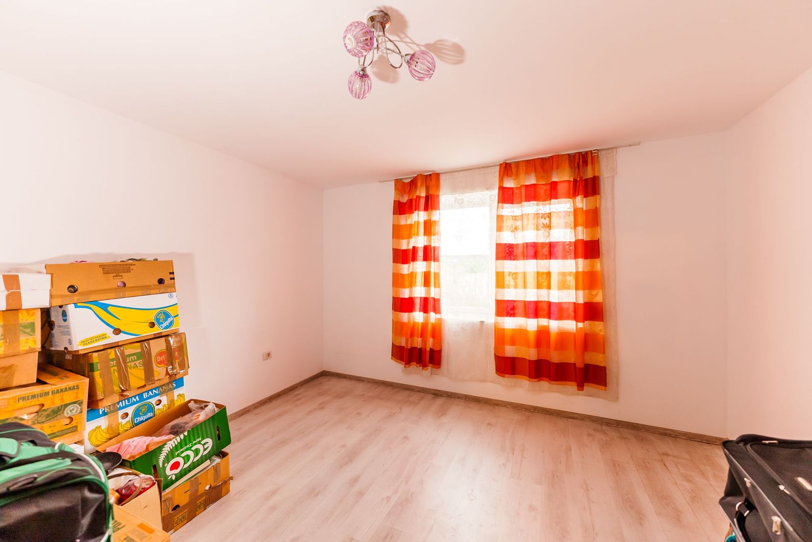 Casă cu teren generos în Gai - Poză 3