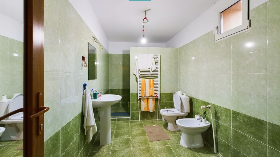 Casă cu 5 camere în Vladimirescu - Poză 23