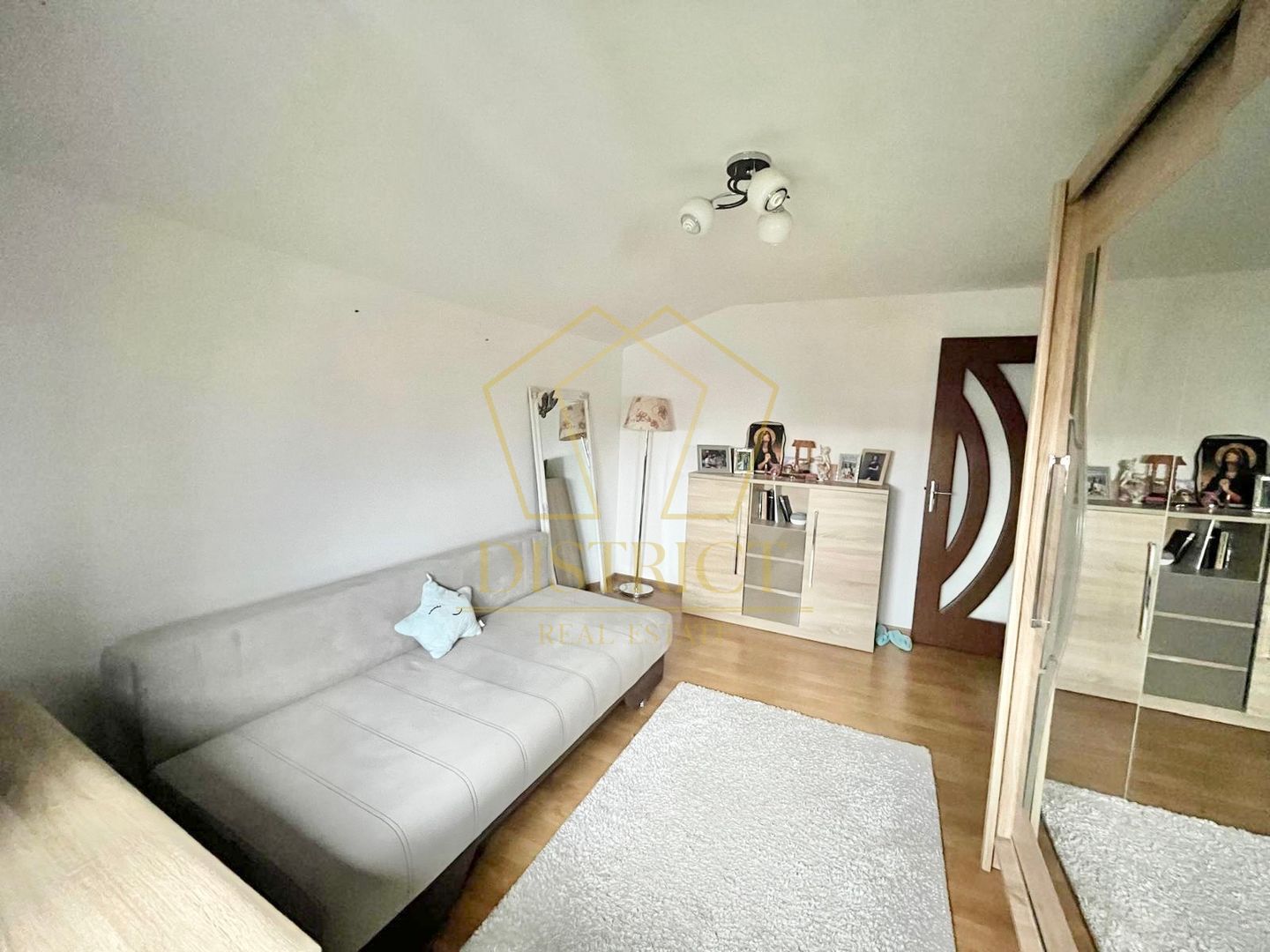 Duplex cu 4 camere si 2 bai complet mobilat si utilat in Giroc langa Zone 2. - Poză 12