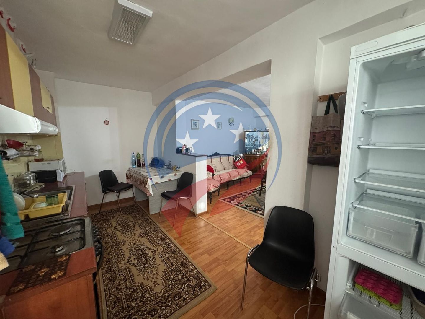 Casă cu 7 camere, în spatele stadionului - Poză 8