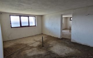 Vand vila la rosu cu teren 2700mp - Poză 8