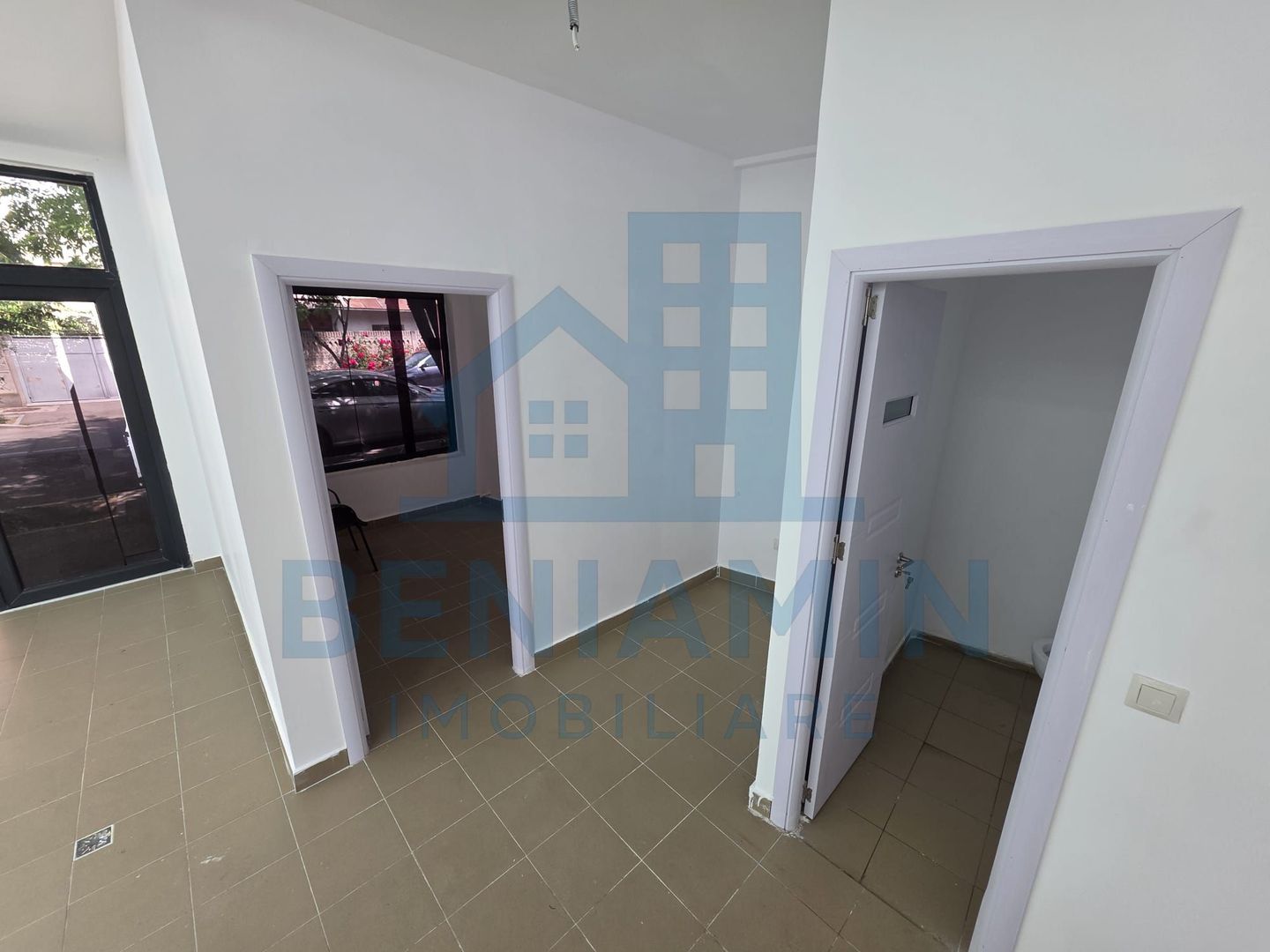 Spatiu comercial de inchiriat - 40mp - Craiovita-Noua - SIF - Poză 4