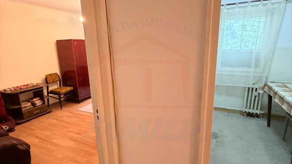 APARTAMENT CU 2 CAMERE DE VÂNZARE | MICRO 18 | PARTER - Poză 3