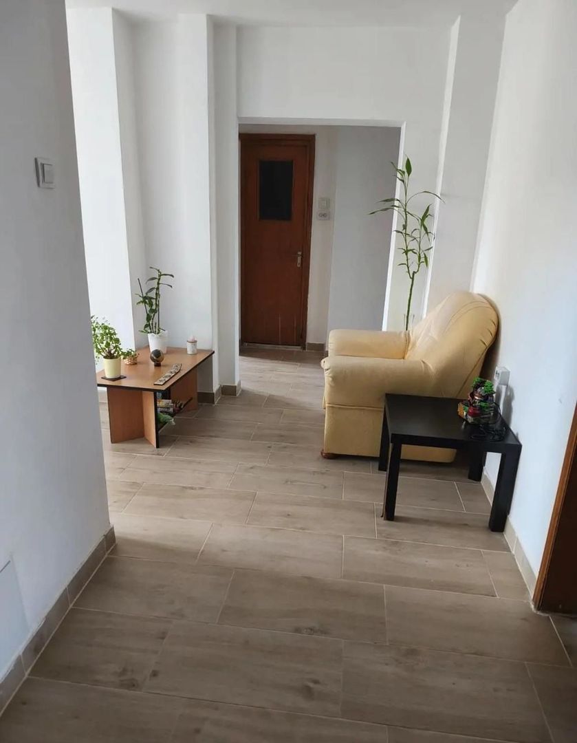 Calea Calarasilor - 3 metrou Piata Muncii -3 camere - Poză 2