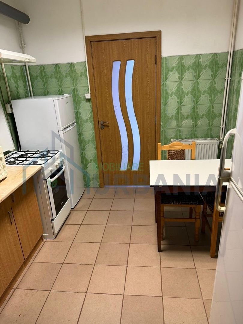 Inchiriez camera la vila - Poză 4