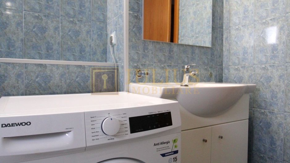 Aradului; decomandat, bucatarie inchisa. Parcare privata inclusa. - Poză 20