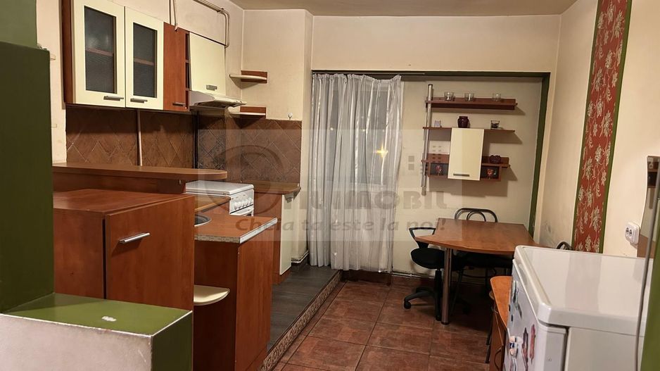 Apartament cu 3 camere decomandat, 2 bai - Nicolina - Etaj intermediar - Poză 4