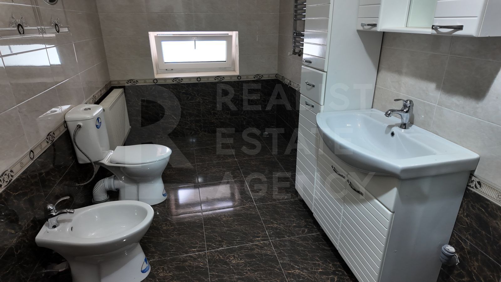 Vânzare spațiu comercial de 1,278mp, str. Feroviara, Ungheni - Poză 3