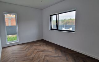 Casa 3  camere INTABULATA 70 mp.  Bucium Visan 140000 euro - Poză 5