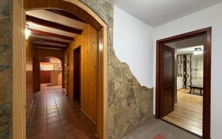 Casa / Pensiune 5 dormitoare Manastirea Humorului - Poză 8