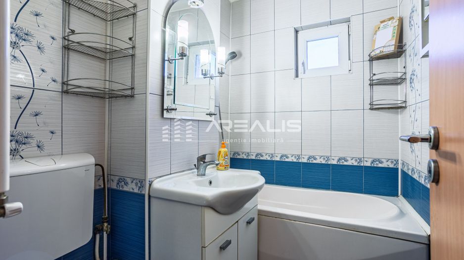De închiriat -Apartament 3 camere, decomandat, zonă centrală - Poză 14