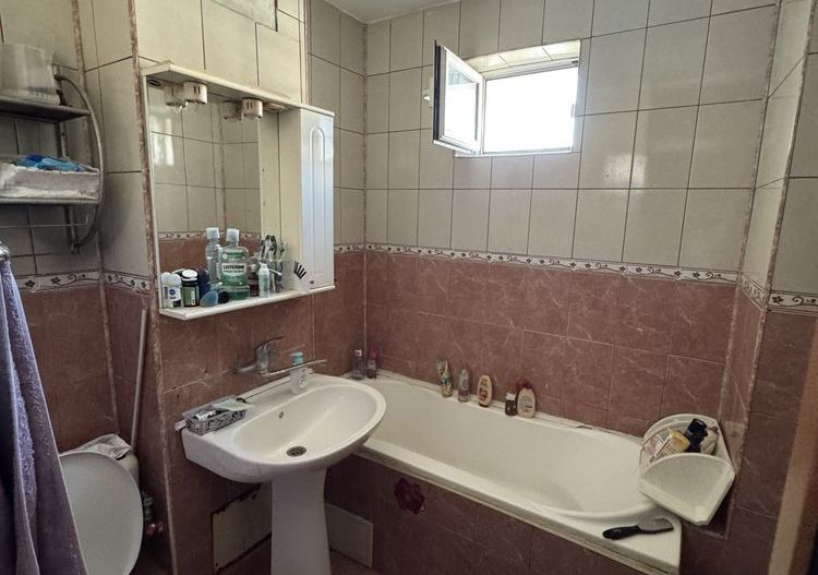 Apartament 3 camere decomandat | Mazepa 2 | Etaj 3 | Bloc 1990 | Centrală - Poză 4