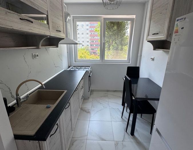 De închiriat: Ap. 2 camere proaspăt renovat – Berceni / Bd. Alexandru Obregia - Poză 5