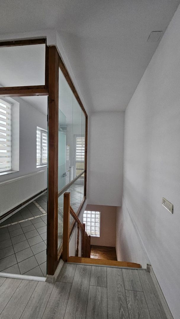 Apartament cu 3 camere la vila pe Bdul Victoriei Sibiu - Poză 6