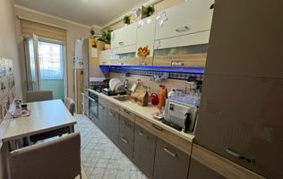 Apartament complet mobilat cu 3 camere în Giroc - 135,000 €