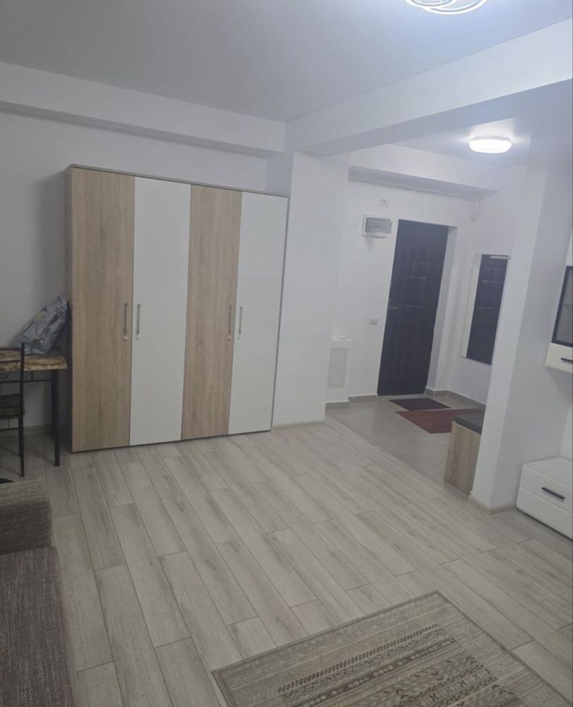 Inchiriere apartament 2 camere  decomandat - Poză 2