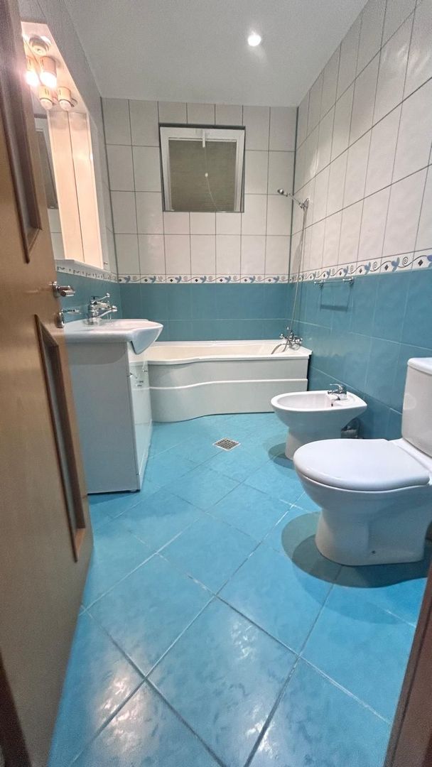 Casǎ de închiriat, spațiu ideal pentru birouri -Mall Vitan, Dudesti - Poză 12
