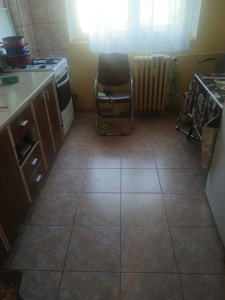 Vanzare Apartament 2 camere confort 1, 55 mp, balcon termopan, bloc 1983 -Rahova - Poză 4