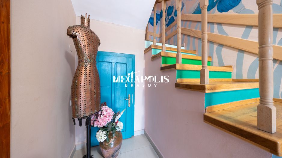 Pensiune de vânzare în Râșnov | 14 camere | 427 mp - Poză 25