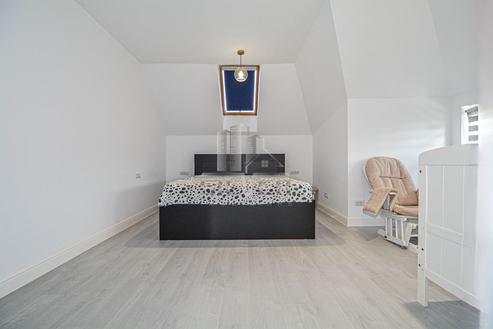 Casa de tip duplex finisata mobilata in Floresti zona Florilor - Poză 22