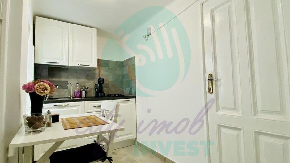 Casa cocheta cu gradina - Poză 8