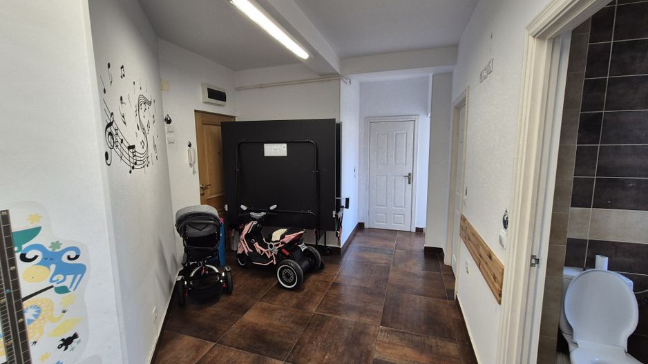 Spatiu comercial 109,54 mp + teren 222 mp + 2 locuri de parcare - Varteju - Poză 11