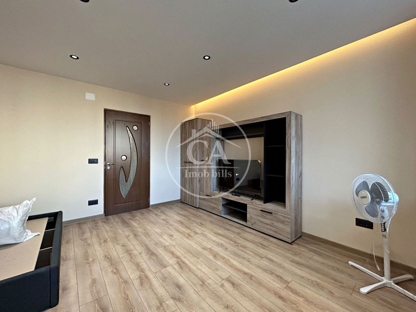 Apartament de vanzare cu 1 camera in zona Rogerius, Oradea - Poză 2