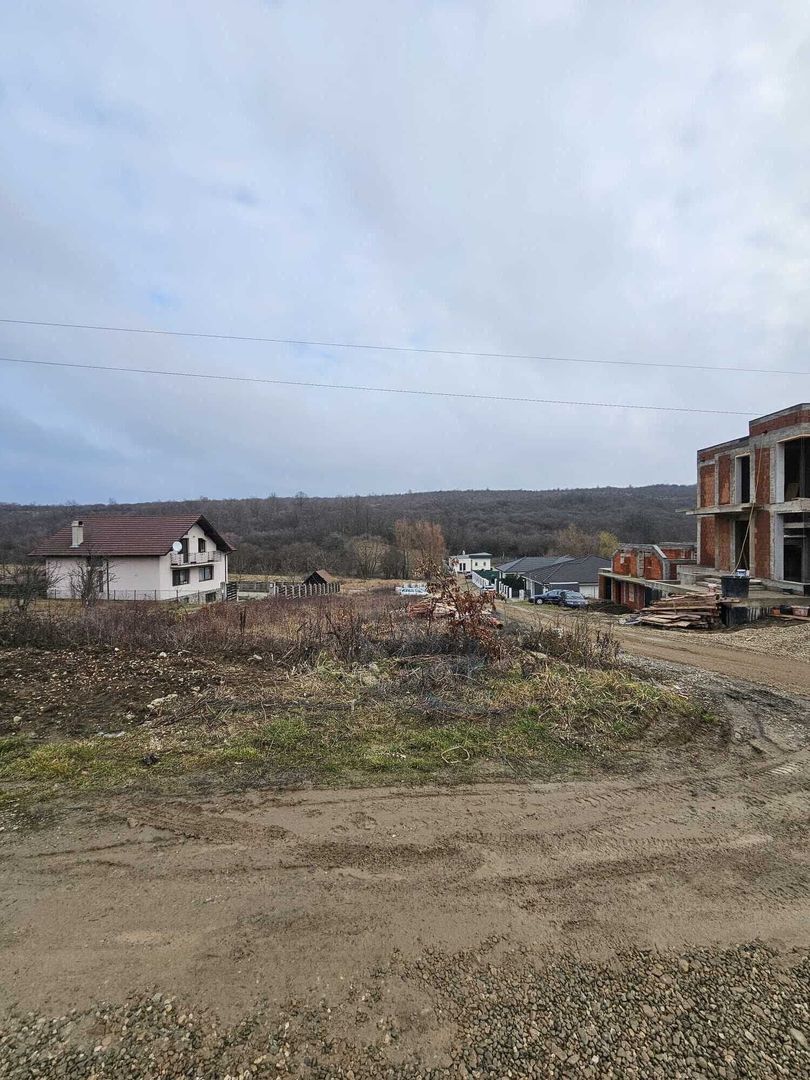 Teren construibil cu utilitati Saldabagiu de Munte 900m - Poză 1